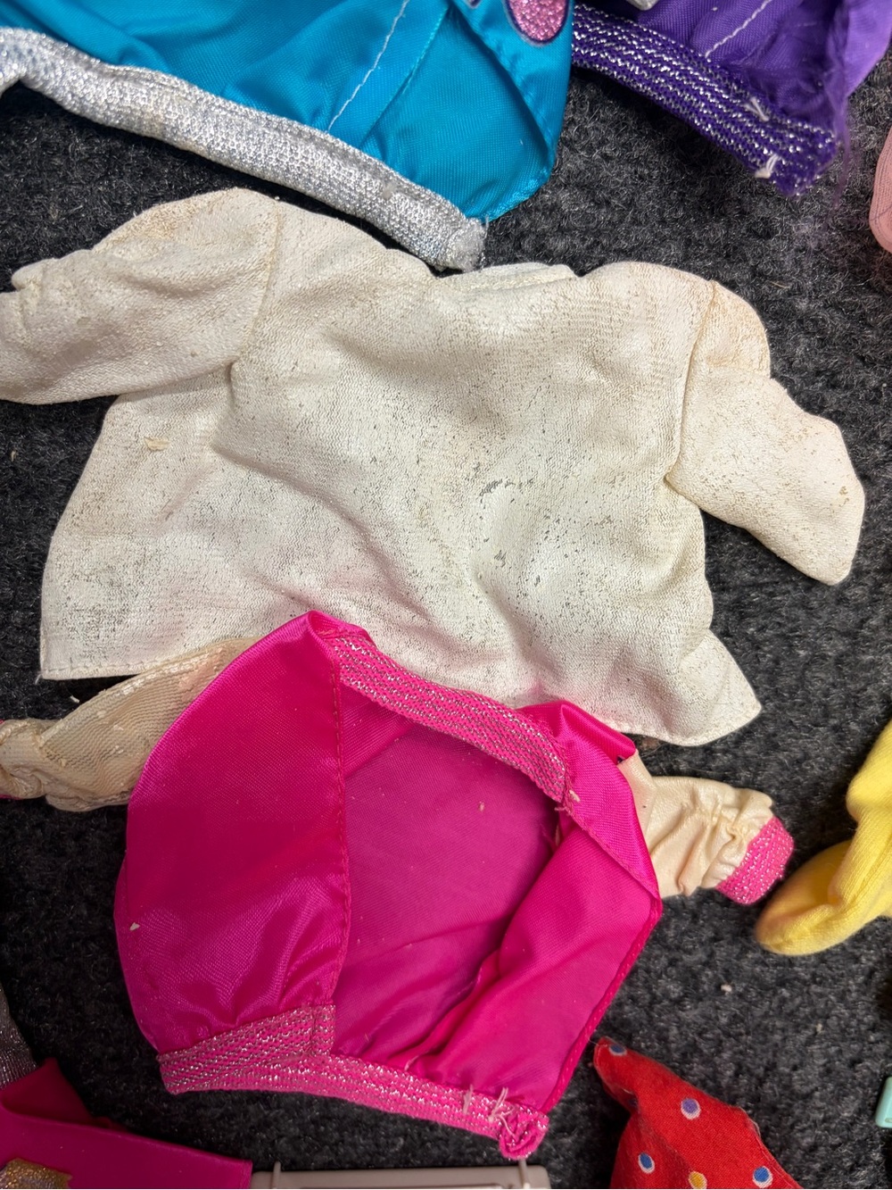 Vintage lot of 1980s Barbie clothes outfits accessories suitcase - Picture 13 of 15